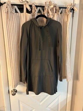 Athleta Long Hooded Tunic Sweatshirt in Olive Green